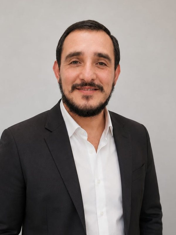 Dr. Eugenio Hamann Beltrán — Abogado